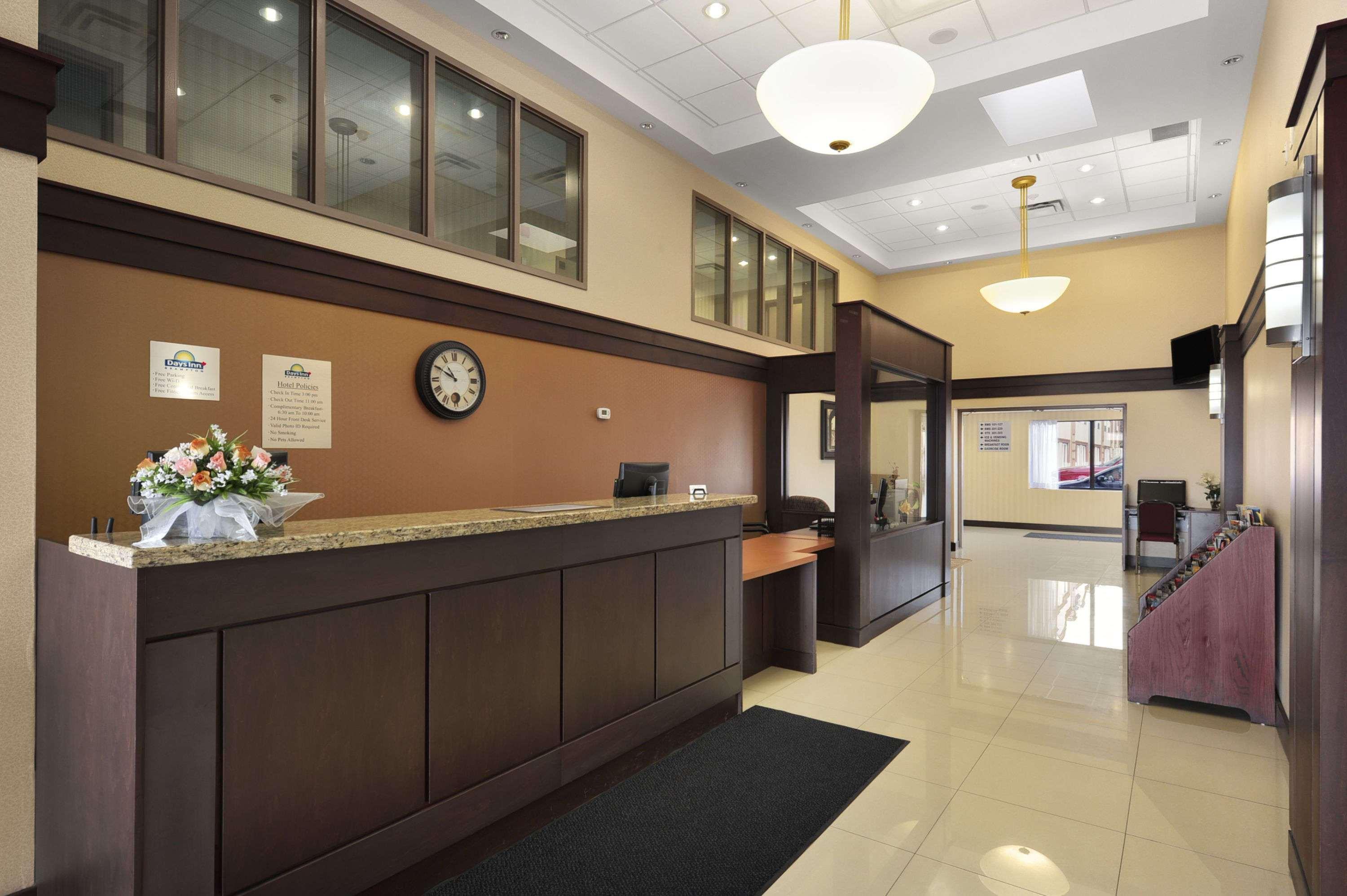 Days Inn By Wyndham Brampton Kültér fotó