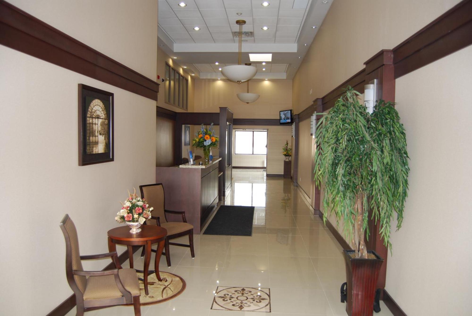 Days Inn By Wyndham Brampton Beltér fotó